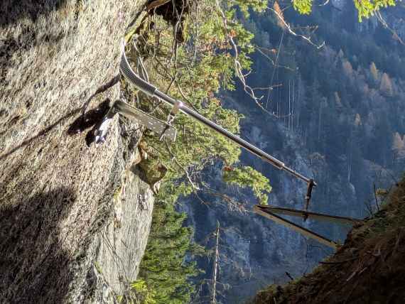 Monitoring einer lokalen Instabilität mittels Rissmesser