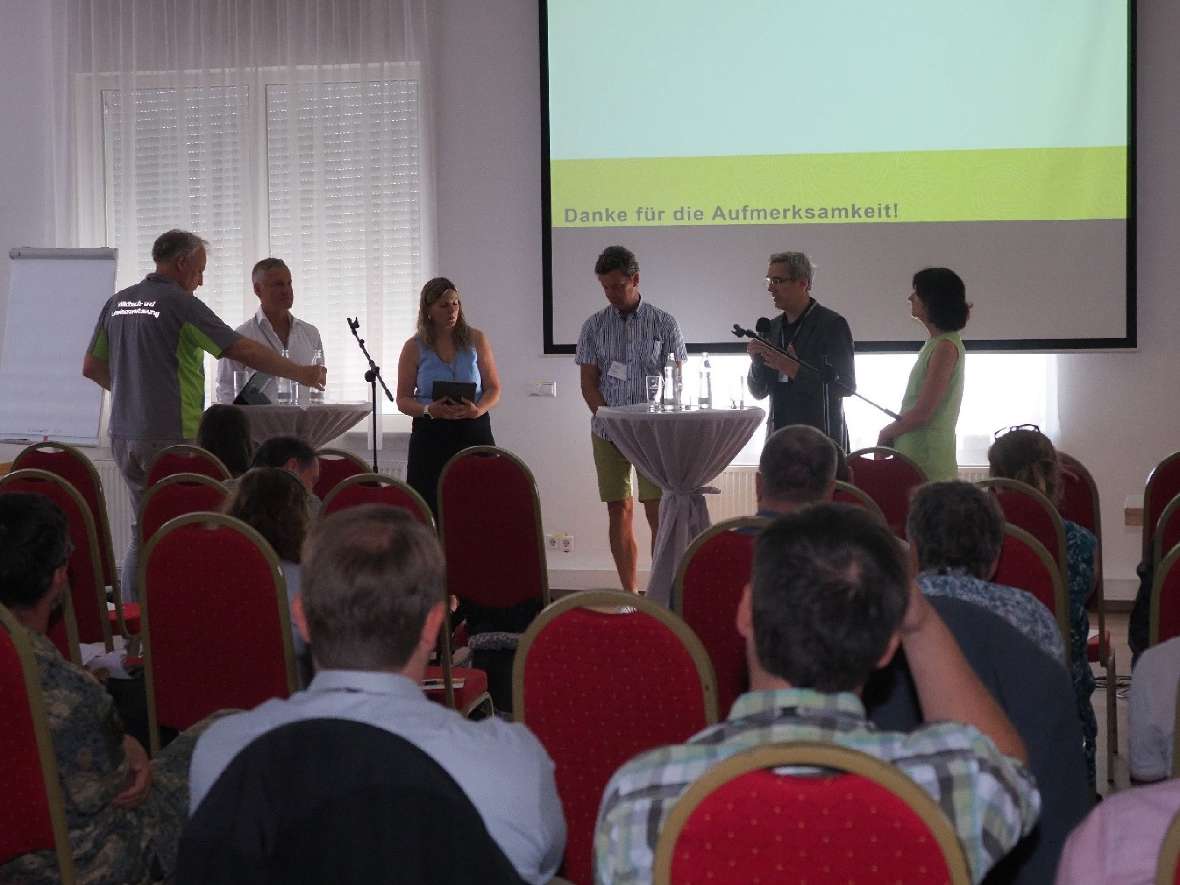 Podiumsdiskussion zum nationalen Teil der Fachenquete